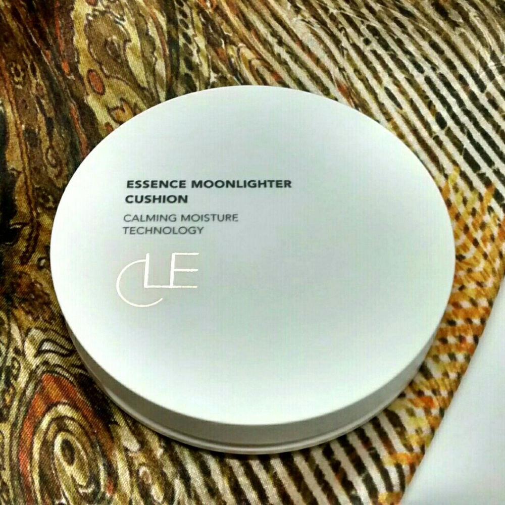 Cle Essence Moonlighter Cushion Highlight
